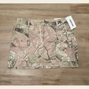 Disclosure camo skirt! Cross listed on Mercari and Curtsy!